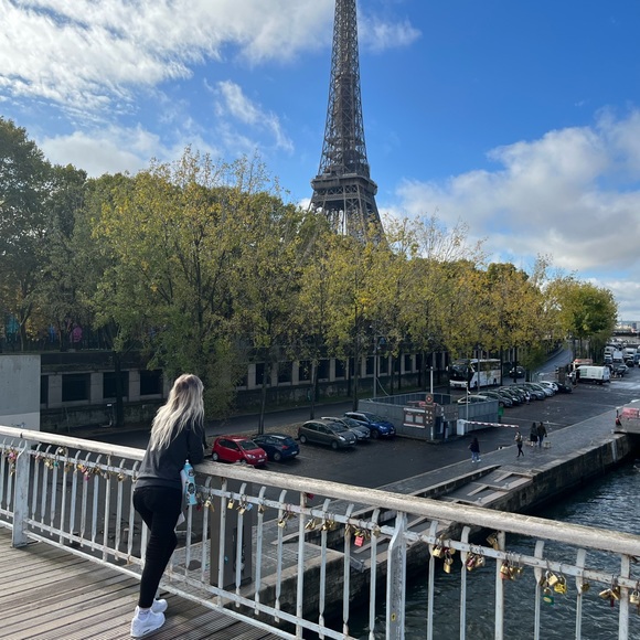 Meet your Posher, Jessica - Picture 1 of 1